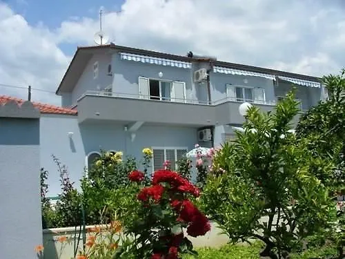 Apartments Jure Trogir 0*,
